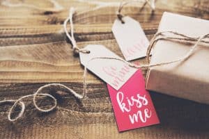 Crafts for Valentine's Day: Surprise him!