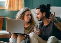 Cómo saber si tu pareja te engaña: 10 señales evidentes en 2021